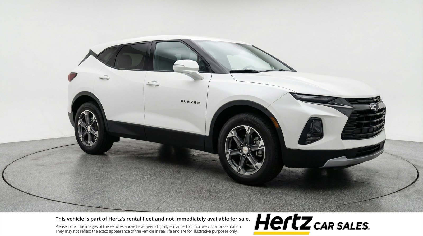 Used 2025 Chevrolet Blazer LT FWD image 1
