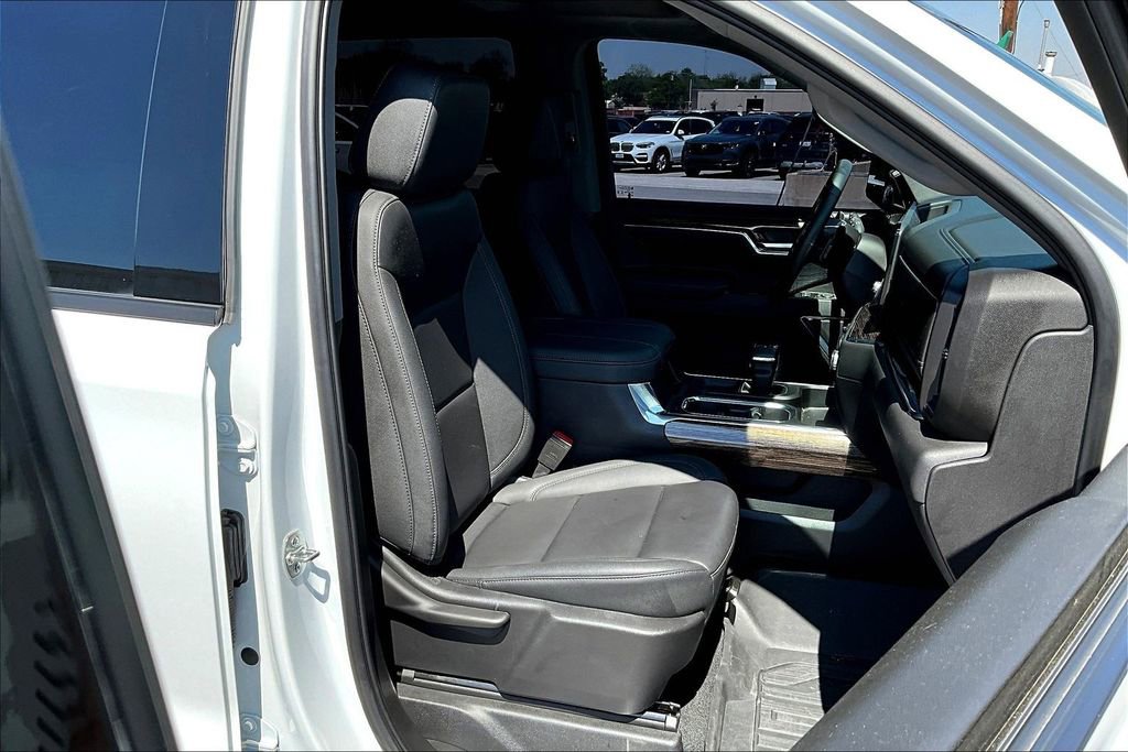 Used 2025 GMC Sierra 1500 Elevation w/ Elevation Premium Package image 10