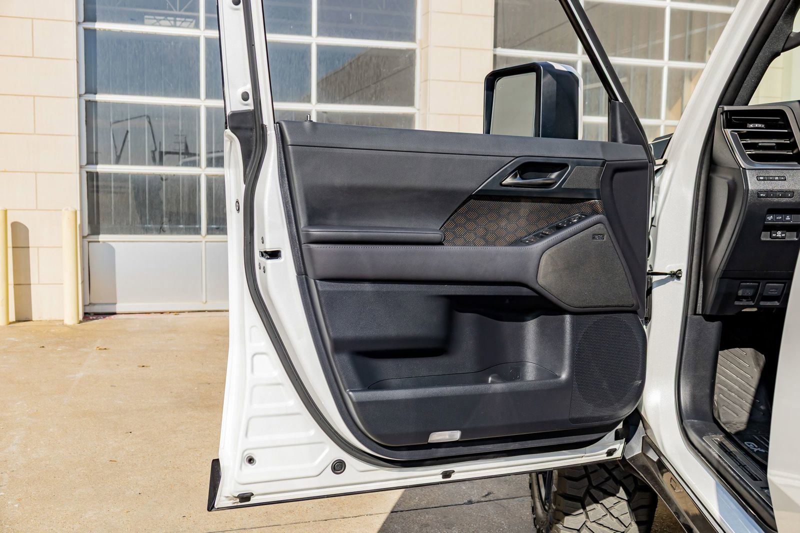 Used 2024 Lexus GX 550 w/ Accessory Package (Z1) image 35