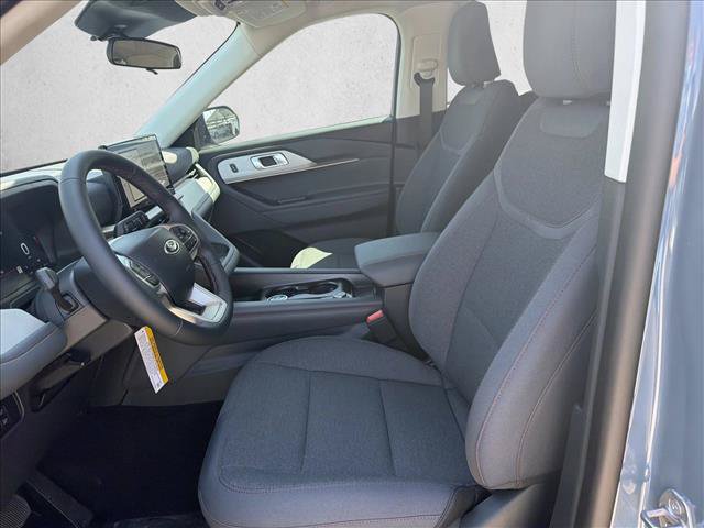New 2026 Ford Explorer Active RWD image 10