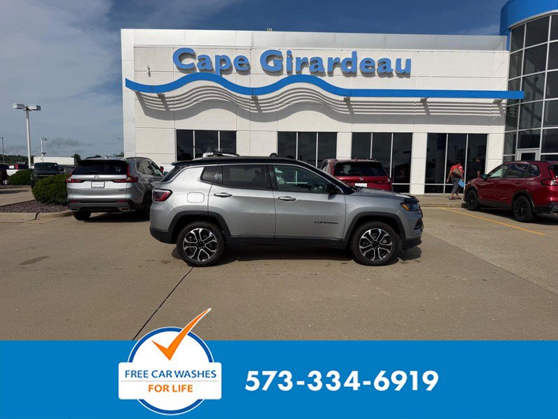 Used 2024 Jeep Compass Limited AWD/4WD image 1
