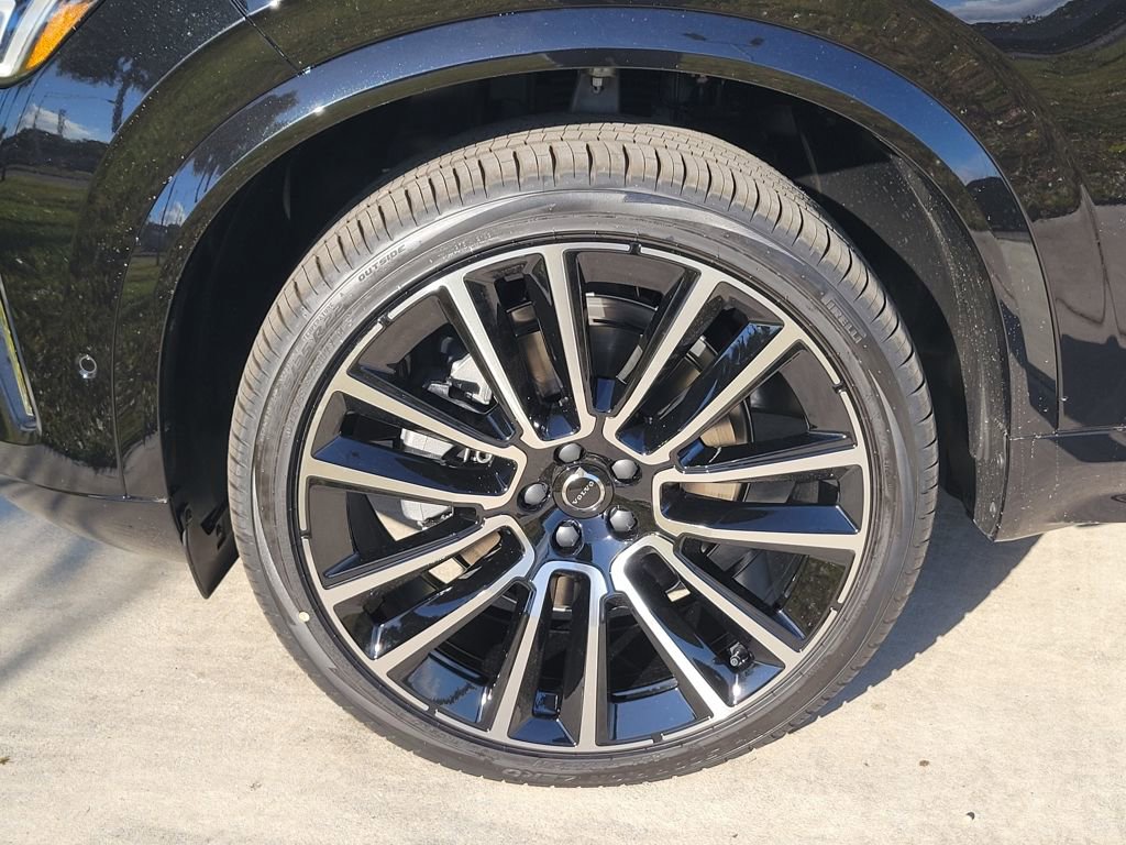New 2026 Volvo XC90 B6 Ultra w/ Lounge Package AWD/4WD image 3