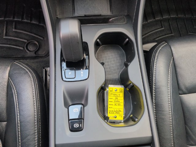 Used 2024 Volvo XC40 B5 Core AWD/4WD image 18