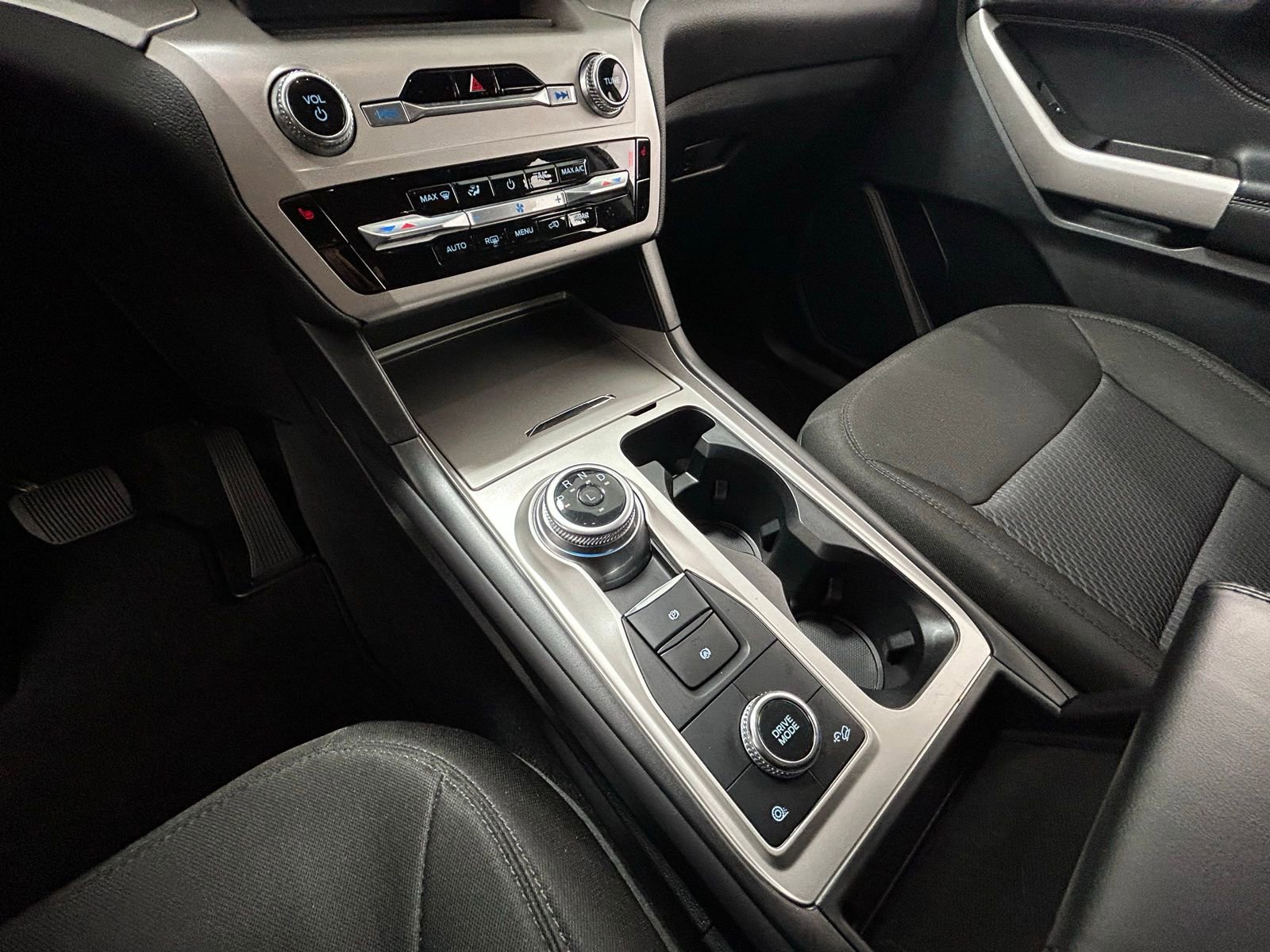 Used 2023 Ford Explorer XLT w/ Class IV Trailer Tow Package image 21