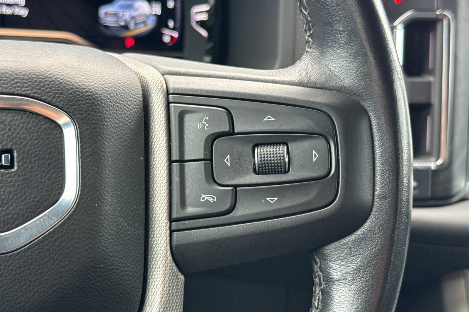 Used 2022 GMC Yukon XL Denali AWD/4WD image 30