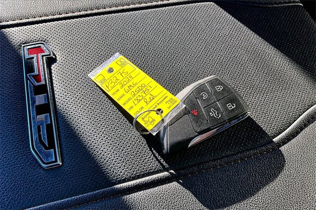 Used 2024 GMC Sierra 2500 AT4 w/ AT4 Premium Plus Package image 36