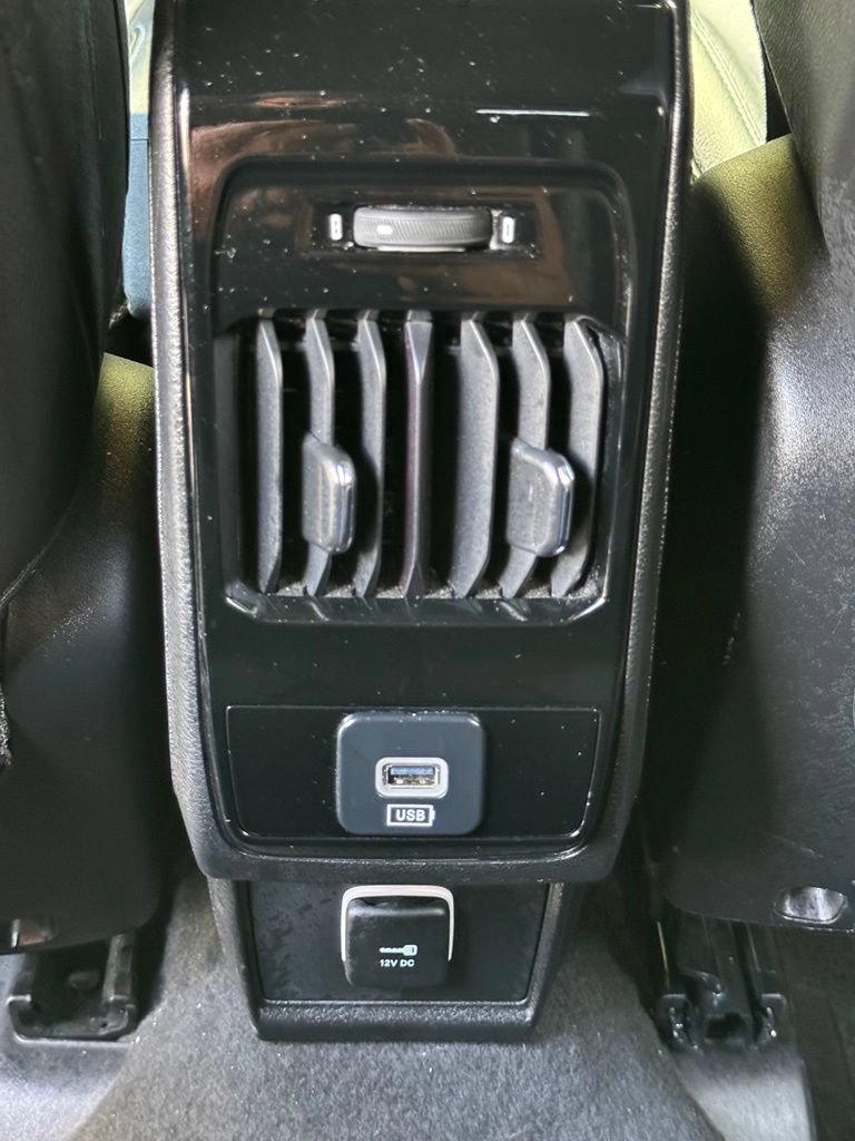 Used 2024 Jeep Compass Latitude AWD/4WD image 17