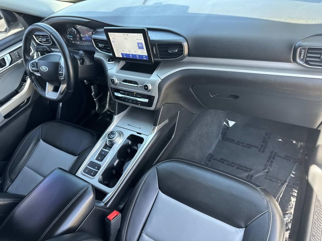 Certified 2023 Ford Explorer XLT w/ Equipment Group 202A image 28