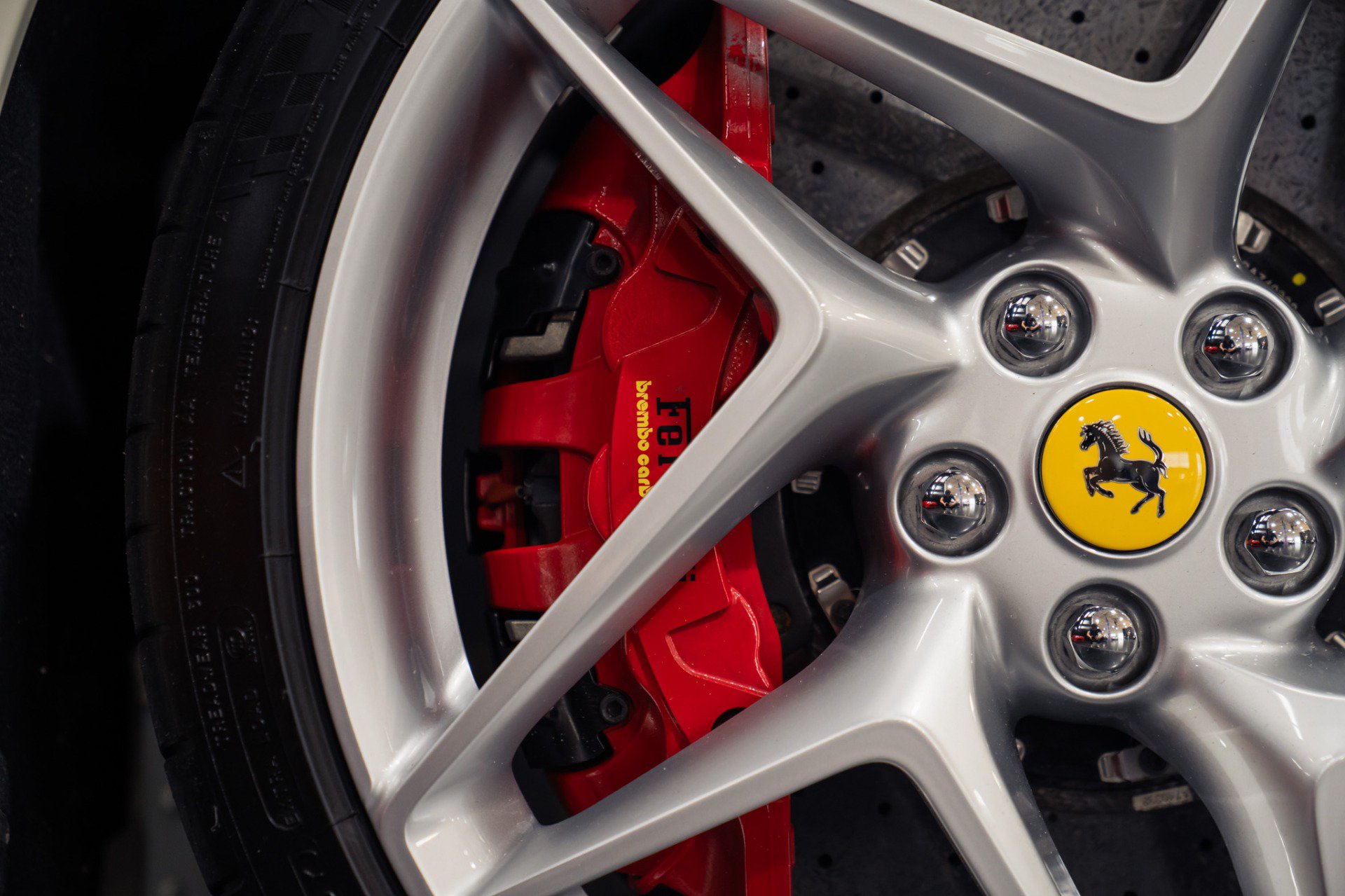 Used 2023 Ferrari F8 Tributo RWD image 24