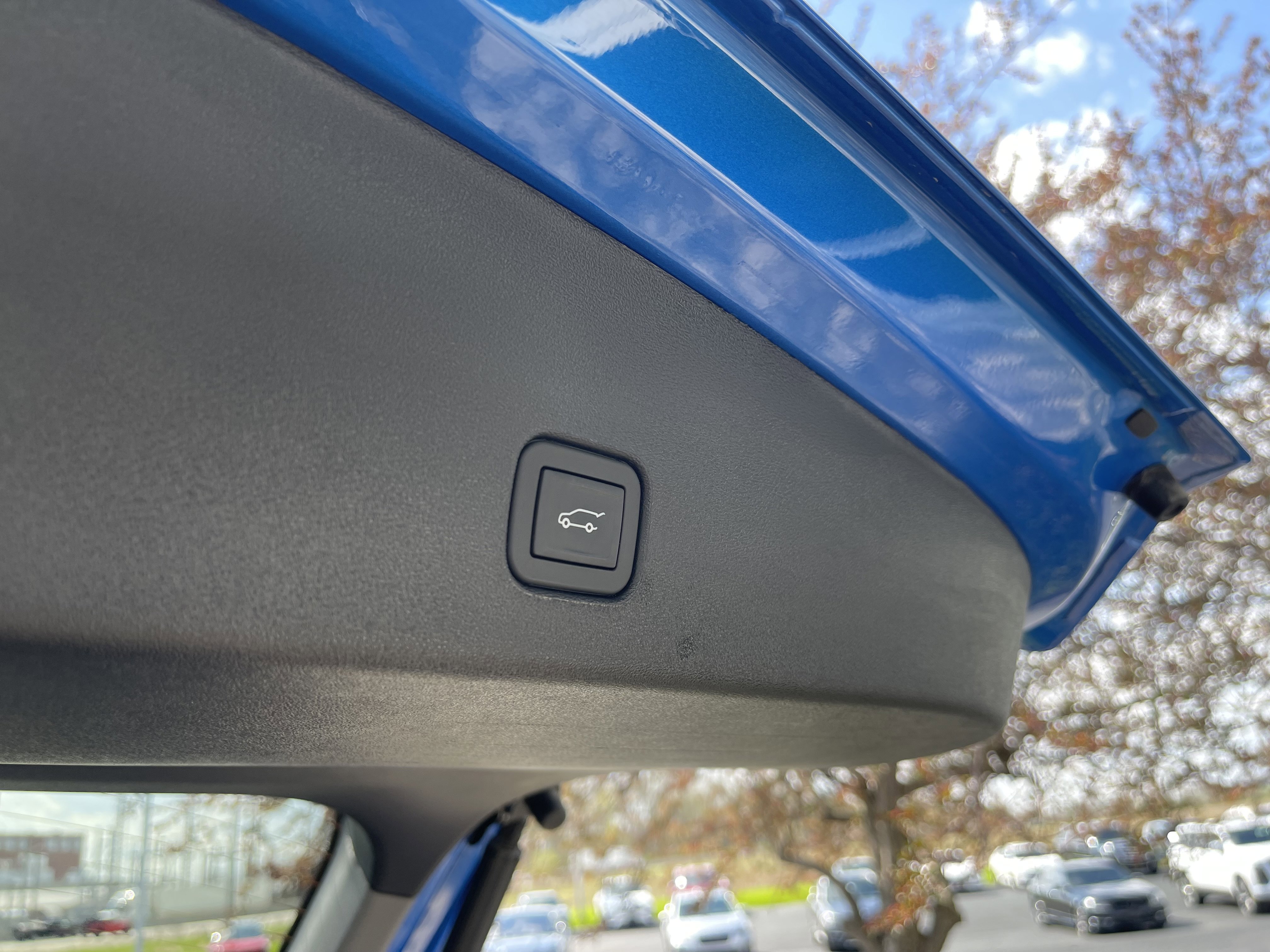 Used 2025 Cadillac Optiq Luxury 2 w/ LPO, Floor Liner Package image 10