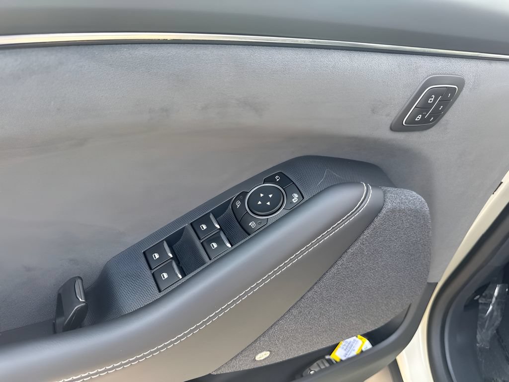Used 2025 Ford Mustang Mach-E GT AWD/4WD image 22