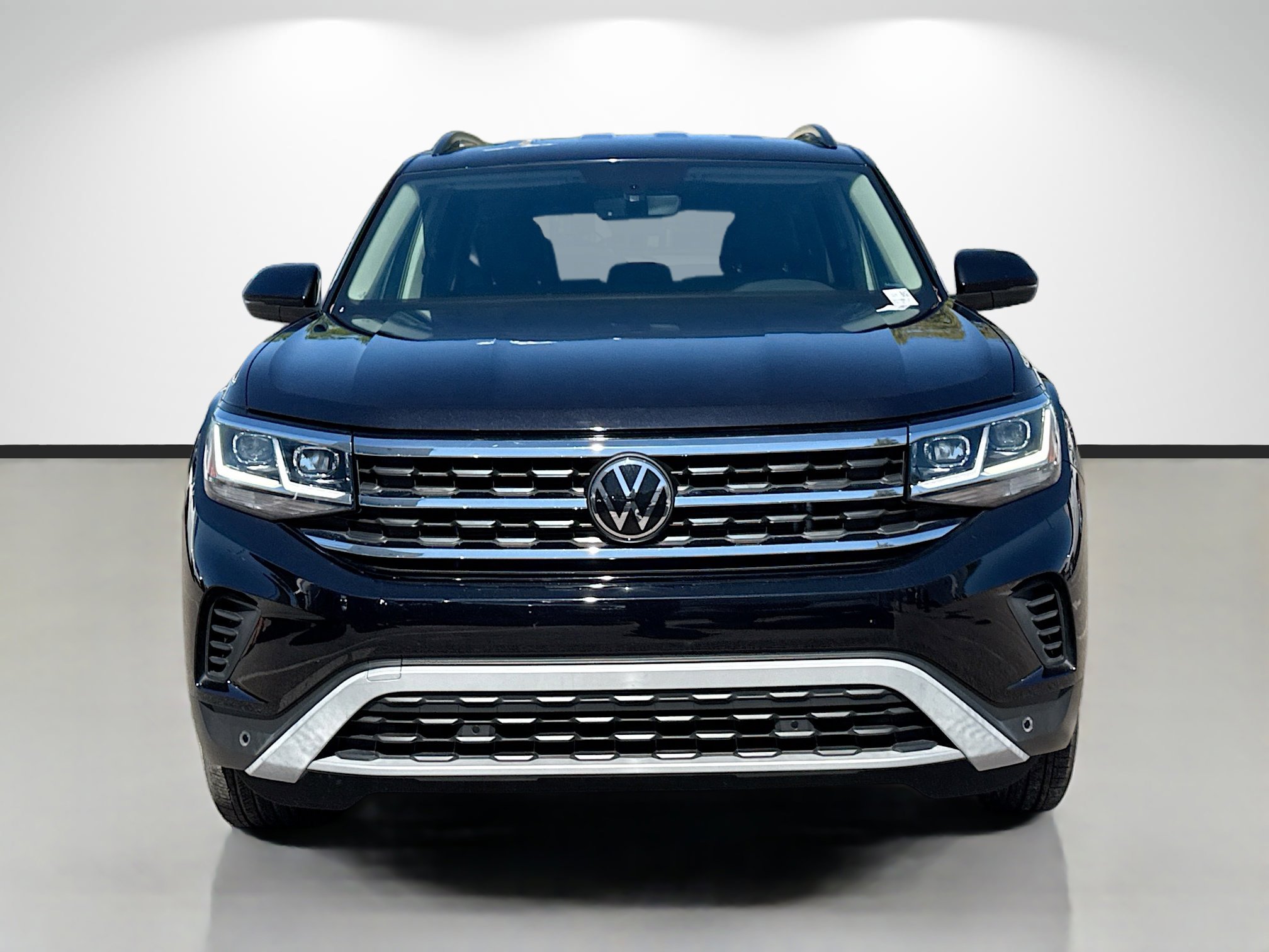 Used 2023 Volkswagen Atlas SE w/ Black Wheel Package image 8