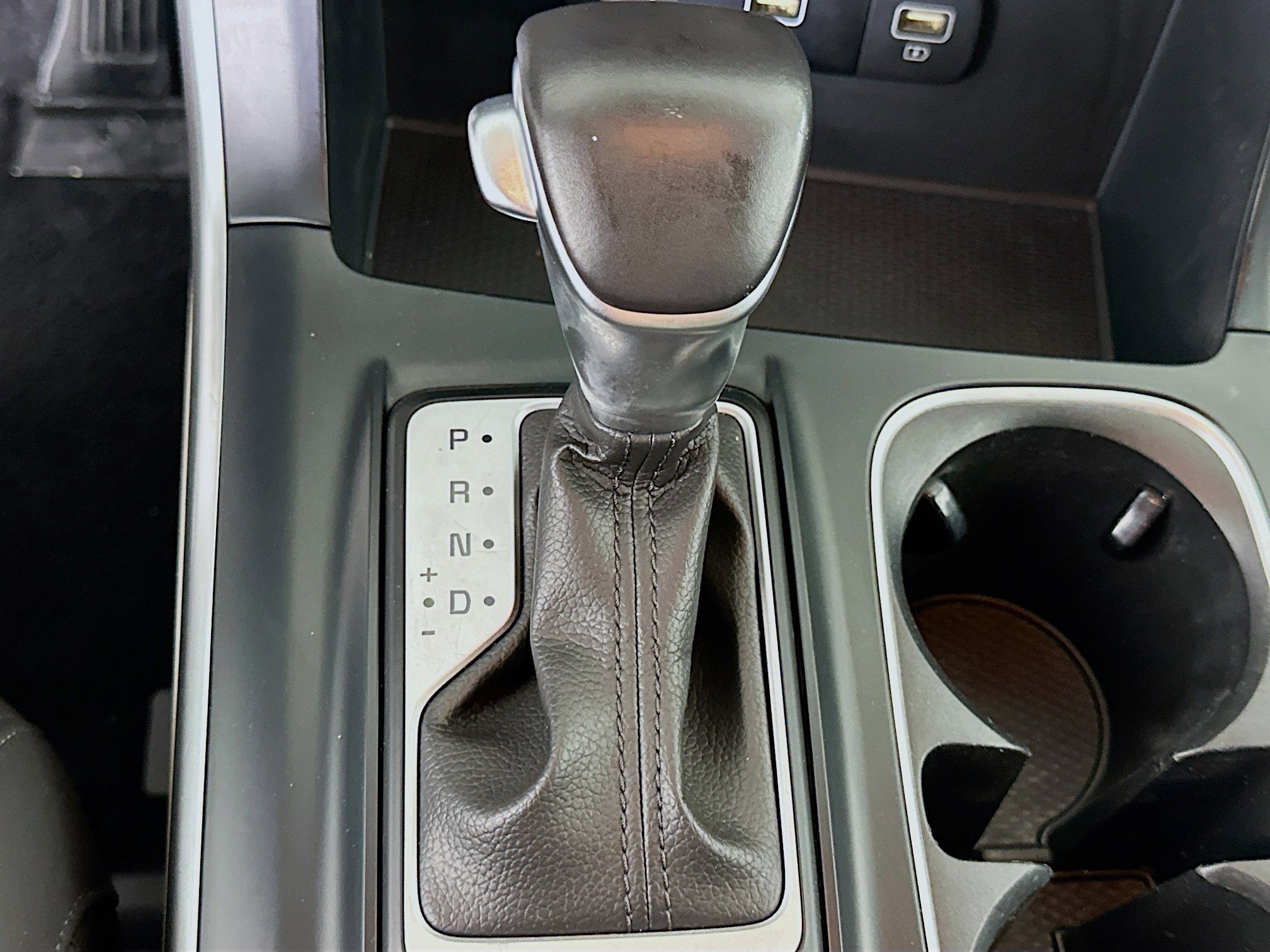 Used 2024 Kia Carnival LX image 24