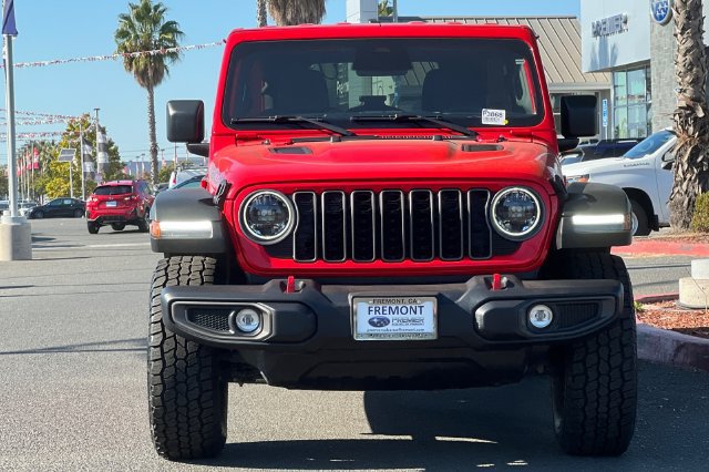 Used 2025 Jeep Wrangler Unlimited Rubicon AWD/4WD image 9
