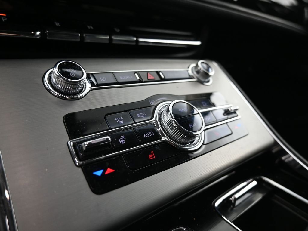 Used 2023 Lincoln Aviator AWD w/ Premium Package image 30