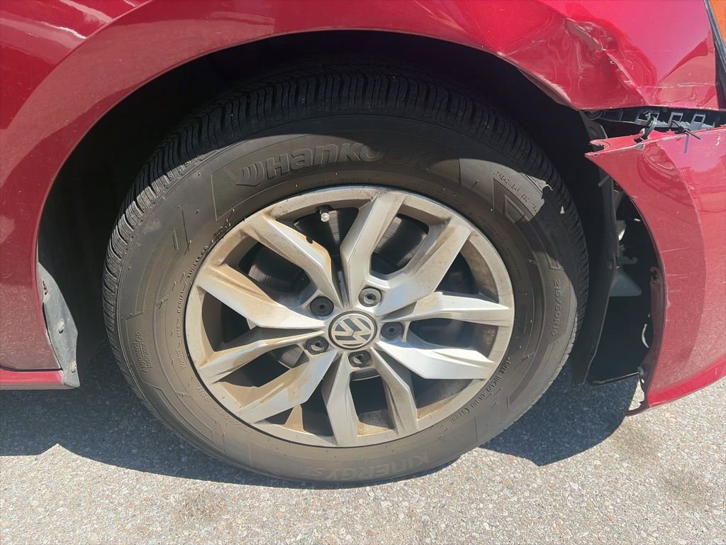 Used 2017 Volkswagen Passat 1.8T S image 11