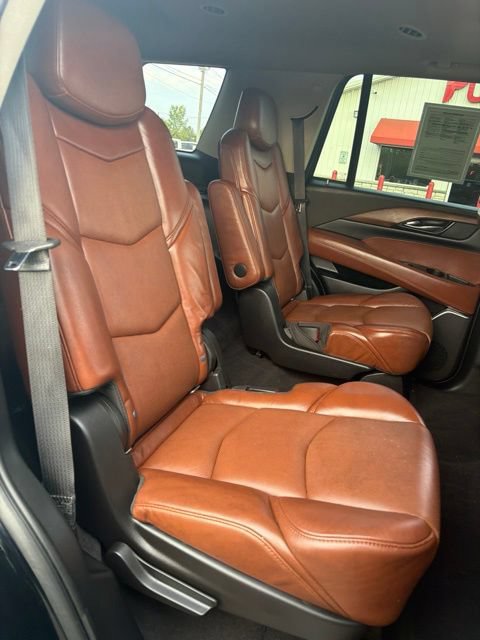 Used 2020 Cadillac Escalade Premium Luxury w/ Escalade Sport Edition AWD/4WD image 10