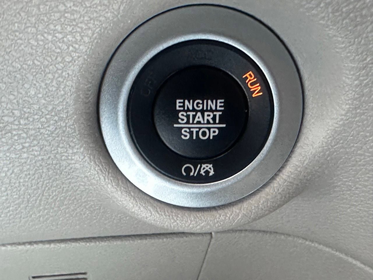 Used 2024 Chrysler Pacifica Touring-L FWD image 30