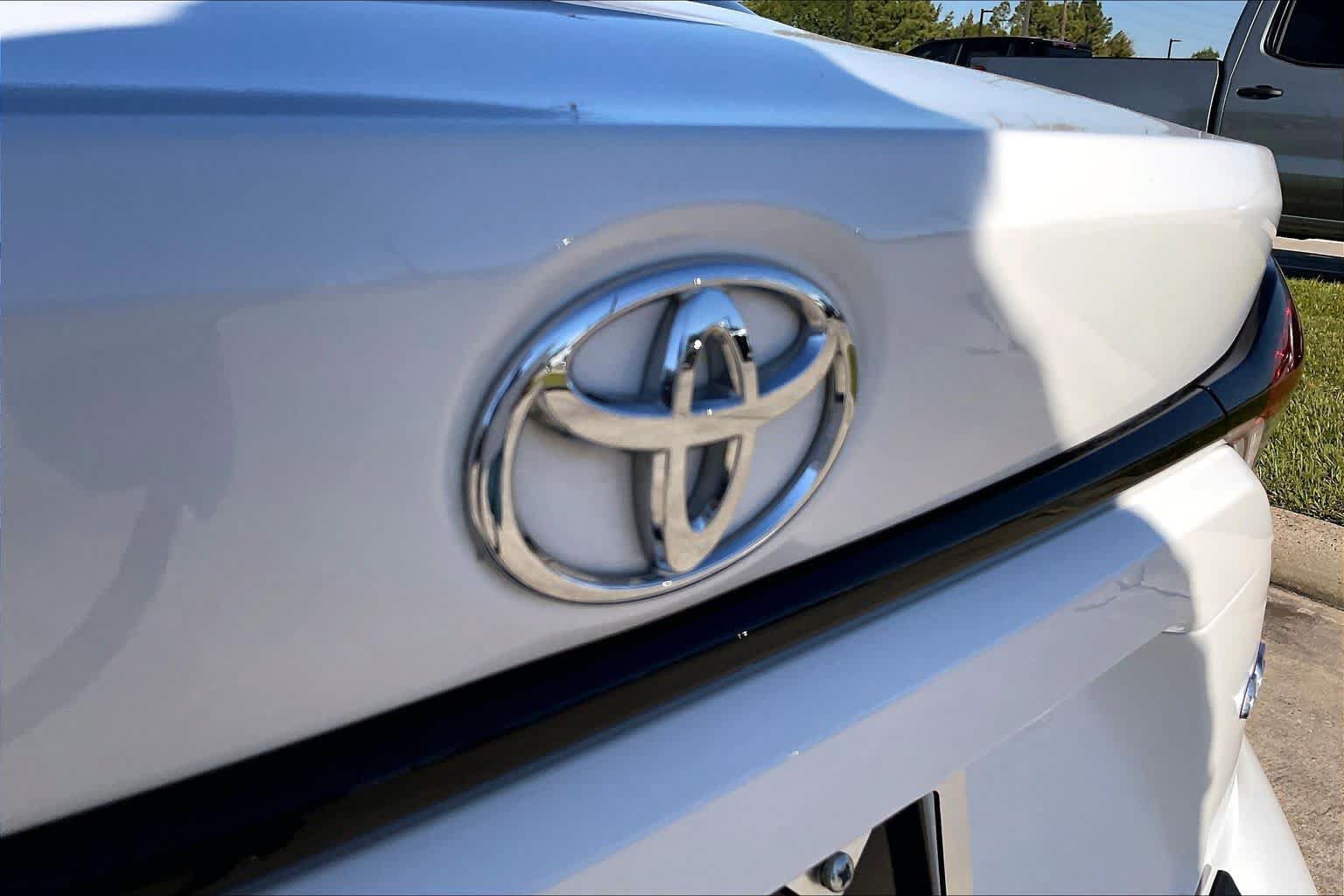 Used 2024 Toyota Corolla LE FWD image 31