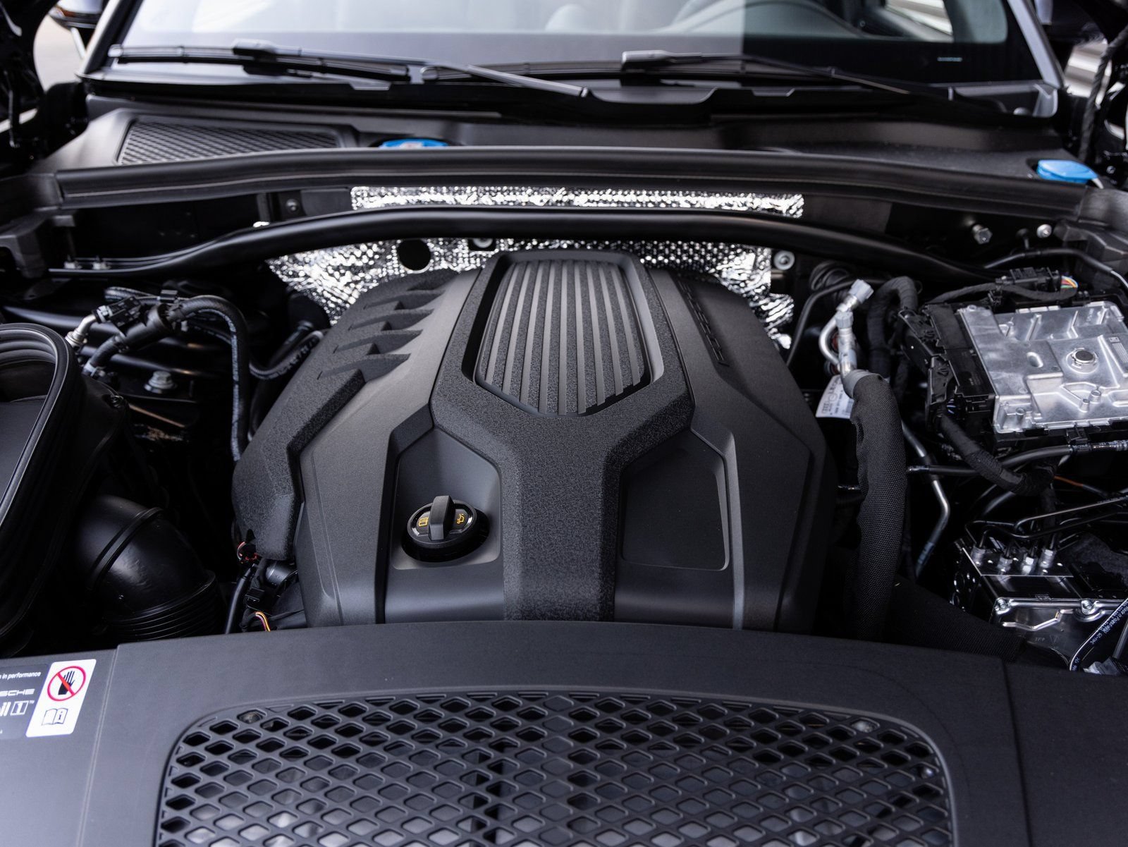 New 2026 Porsche Macan AWD/4WD image 37