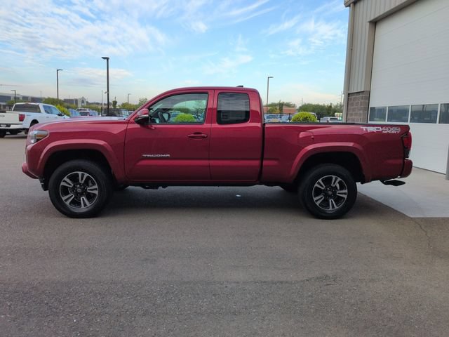 Used 2018 Toyota Tacoma TRD Sport w/ Technology Package AWD/4WD image 6