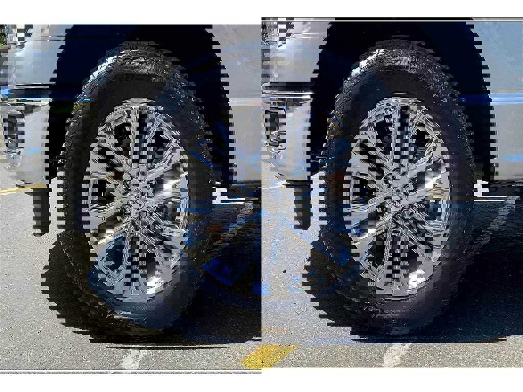 New 2025 Ford F150 Lariat w/ Equipment Group 501A Mid image 13