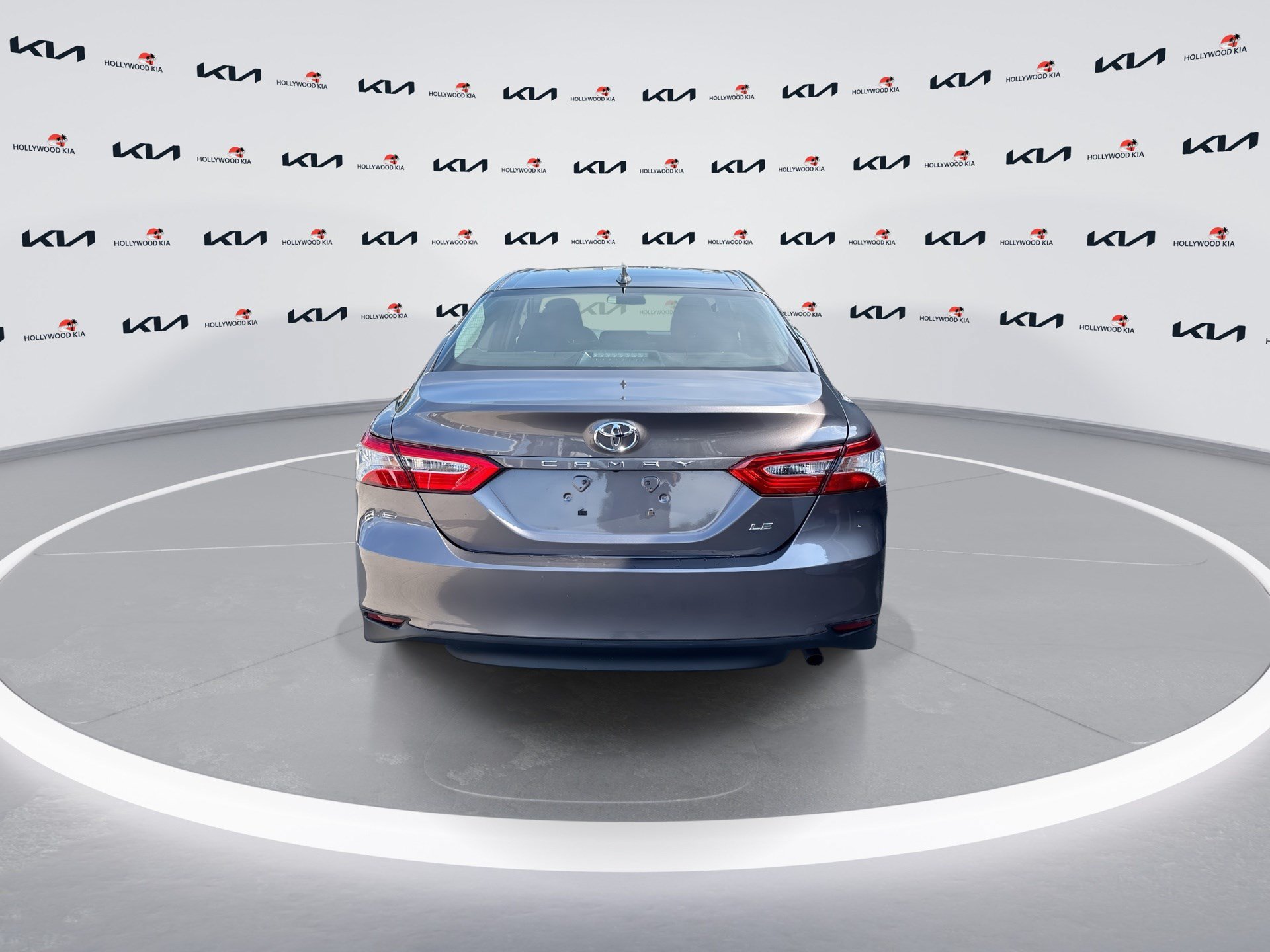 Used 2020 Toyota Camry LE FWD image 7