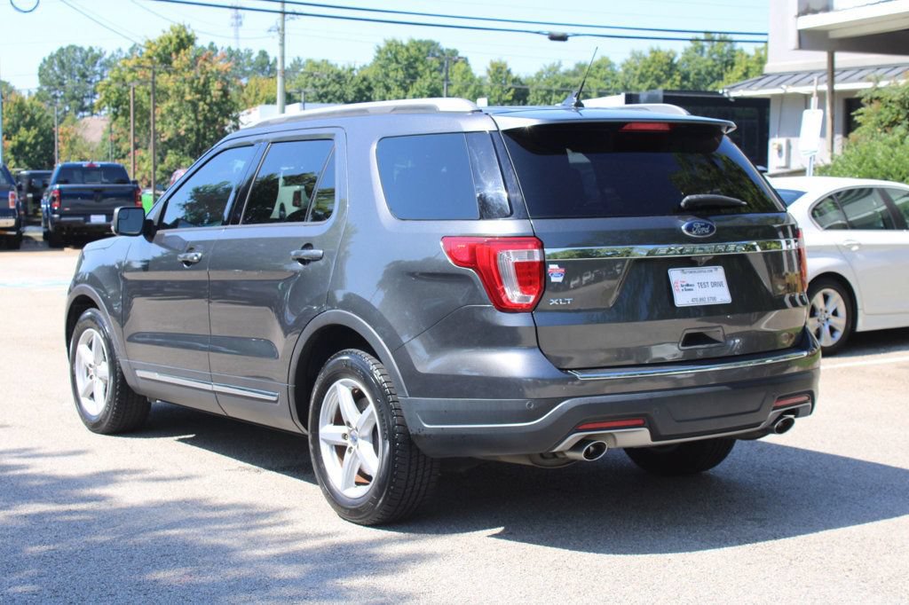Used 2018 Ford Explorer XLT w/ Equipment Group 202A FWD image 6