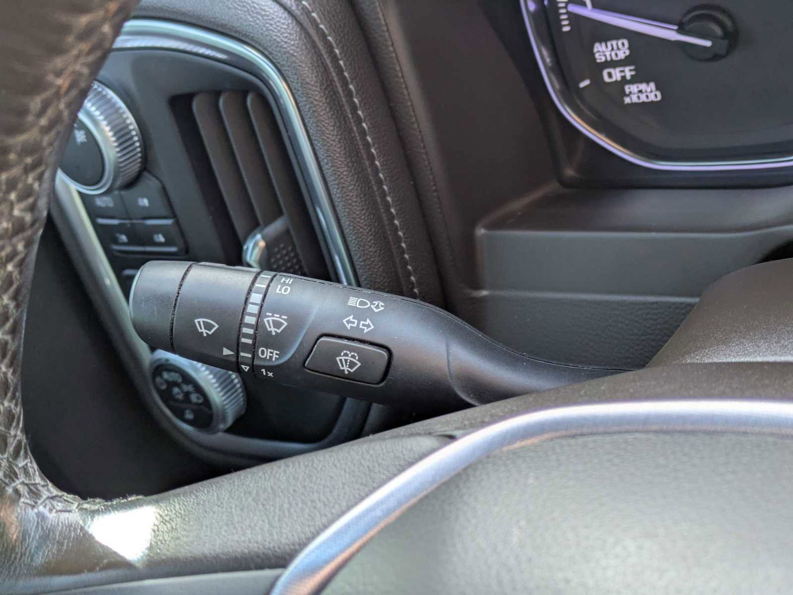 Used 2019 GMC Sierra 1500 SLT w/ SLT Convenience Package AWD/4WD image 28