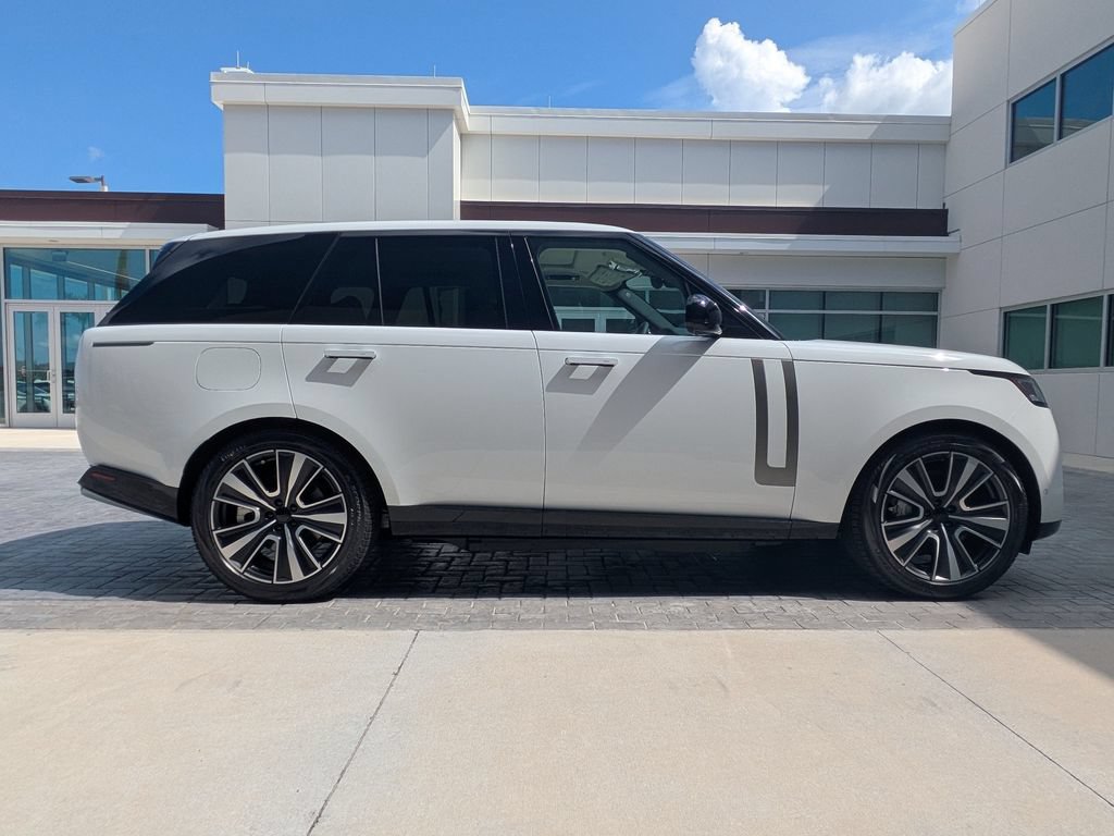 New 2026 Land Rover Range Rover SE AWD/4WD image 4