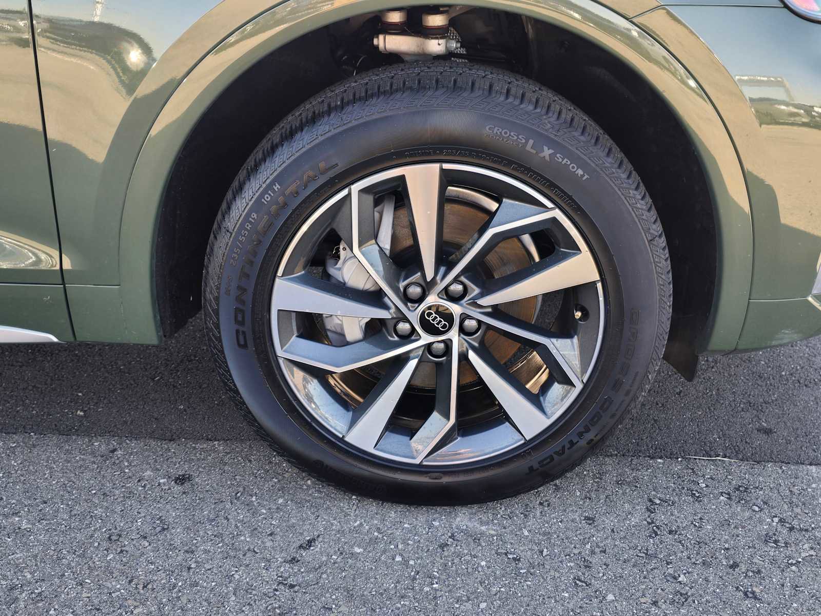 Certified 2025 Audi Q5 2.0T Premium image 9