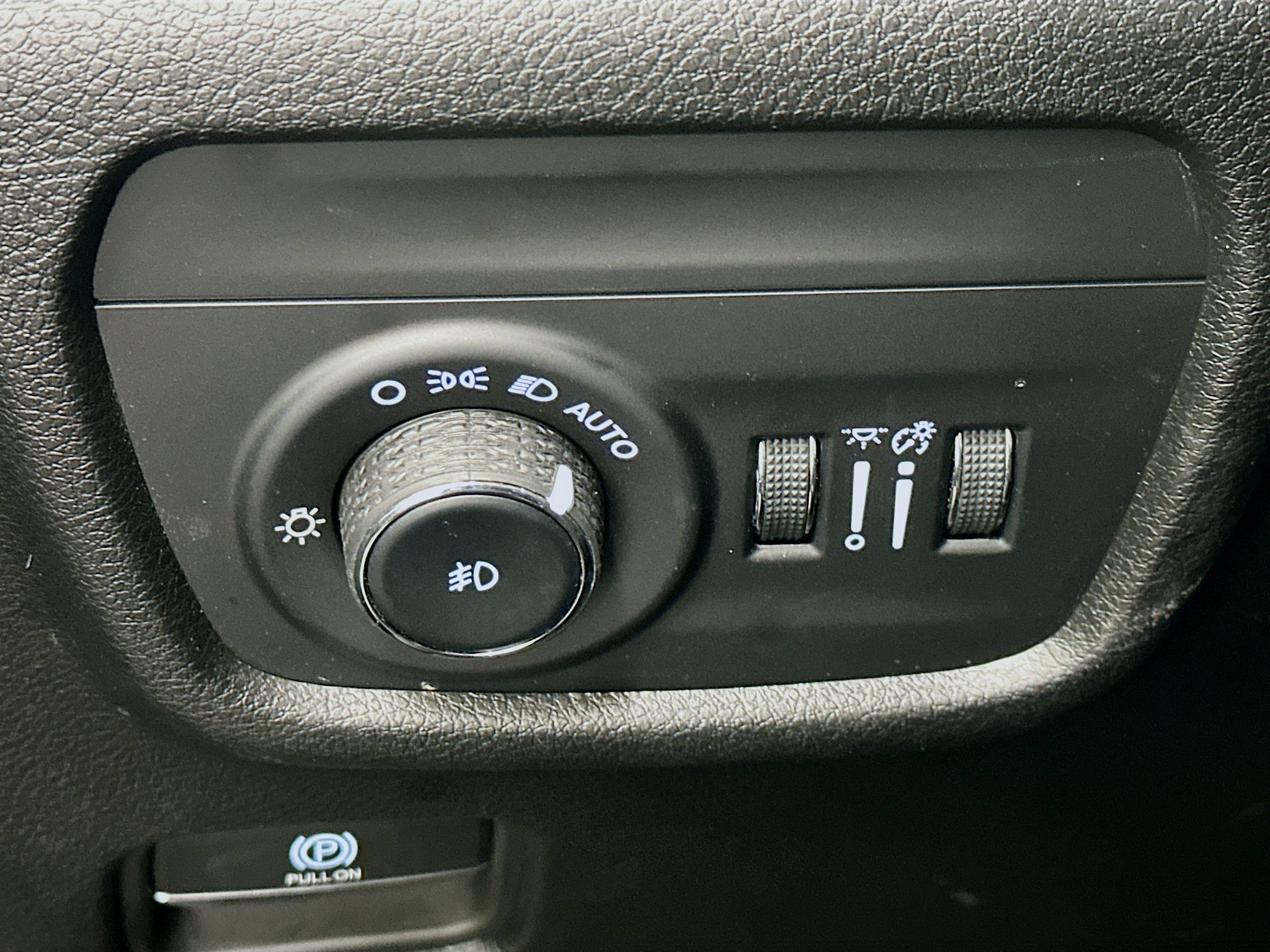 Used 2023 Jeep Grand Cherokee L Limited AWD/4WD image 17