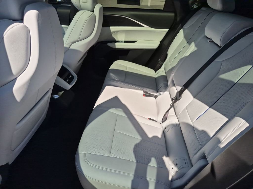 Used 2026 Cadillac Lyriq Sport AWD/4WD image 18