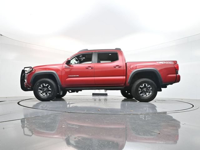 Used 2017 Toyota Tacoma TRD Off-Road AWD/4WD image 49