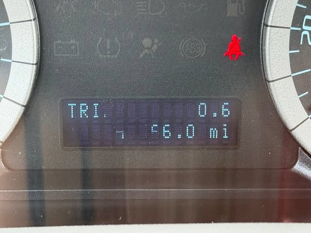 Used 2010 Ford Escape XLT AWD/4WD image 4
