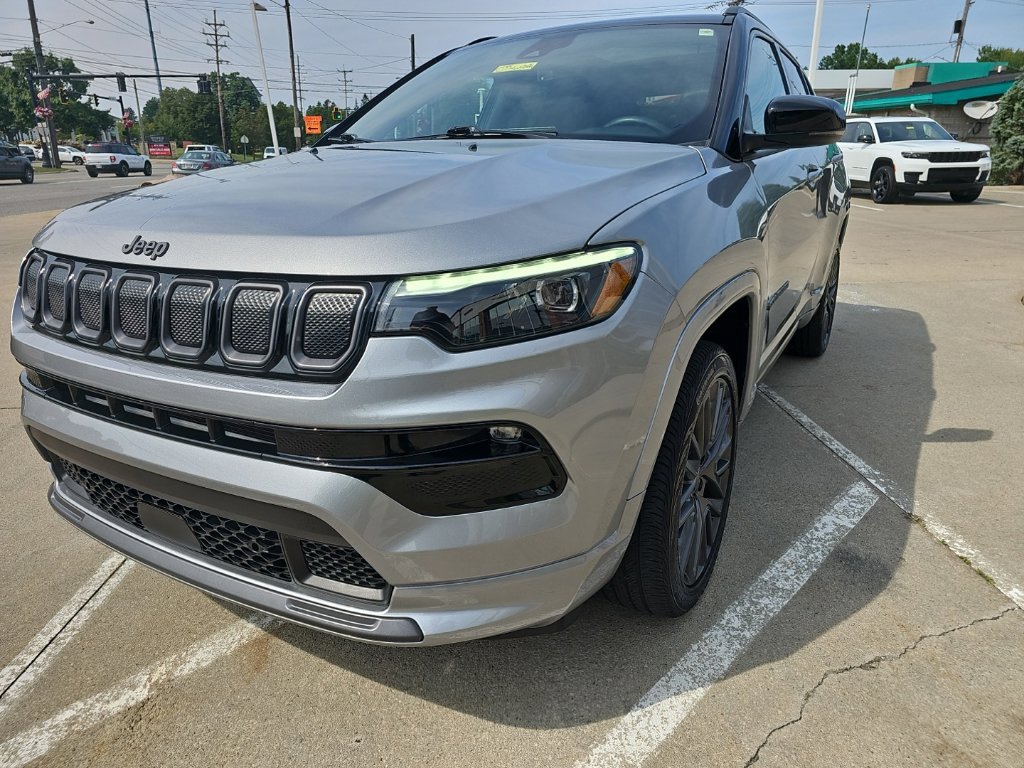 Certified 2022 Jeep Compass High Altitude AWD/4WD image 8
