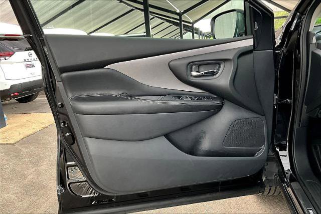 Certified 2024 Nissan Murano SV w/ SV Midnight Edition Package image 21