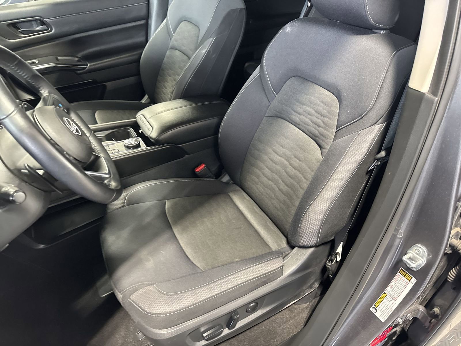 Certified 2025 Nissan Pathfinder SV image 25