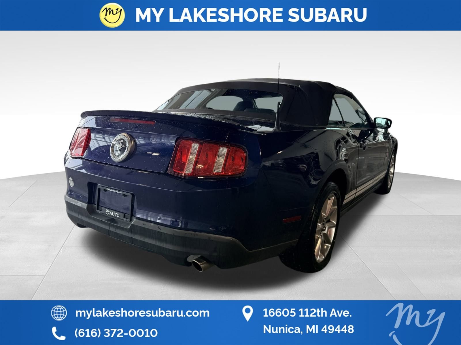 Used 2010 Ford Mustang Convertible image 7