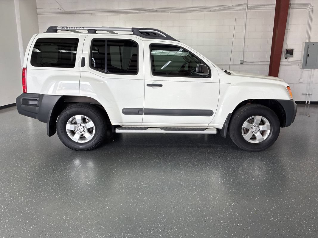 Used 2013 Nissan Xterra 4WD image 3