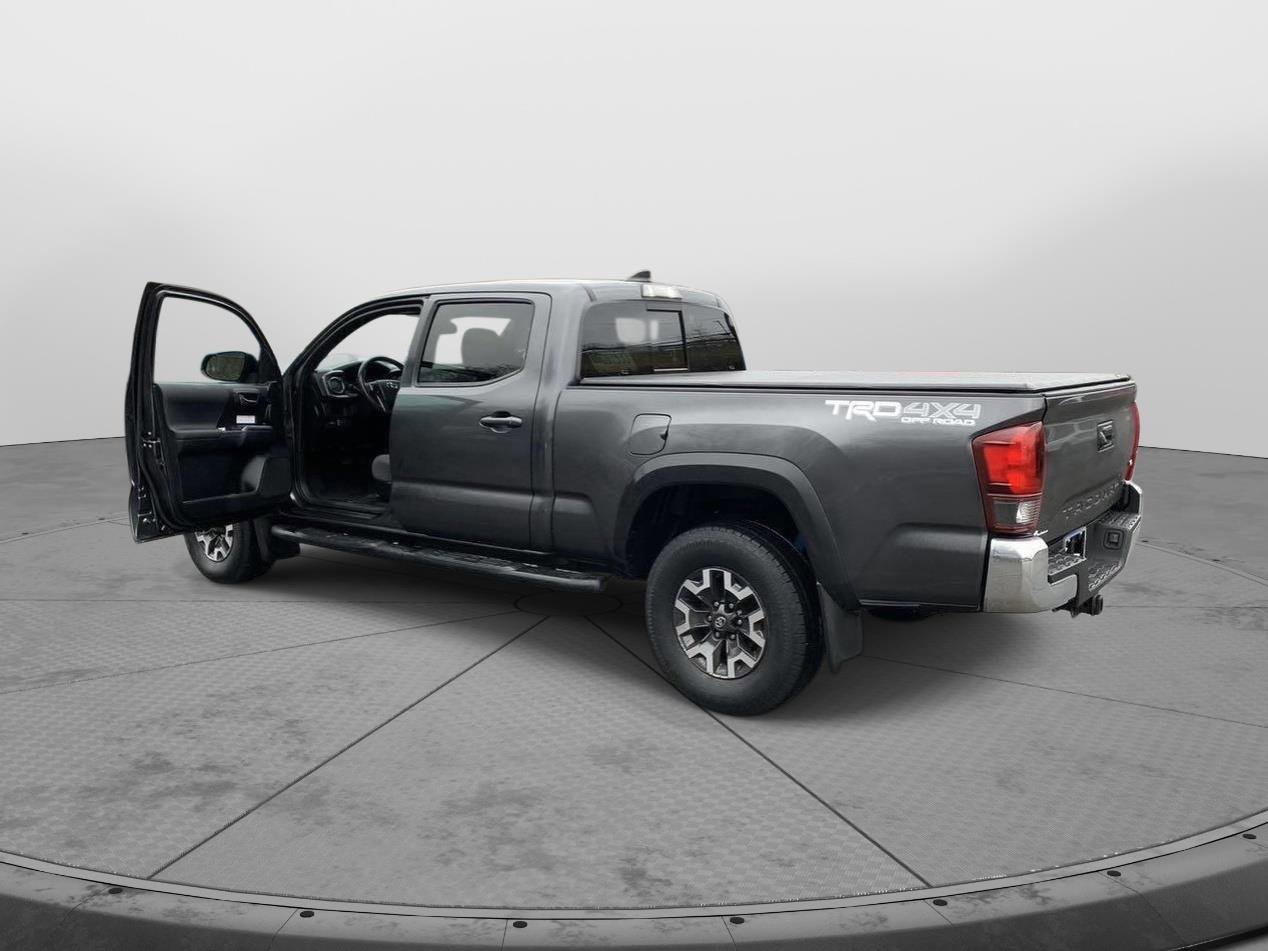 Used 2019 Toyota Tacoma TRD Off-Road image 10