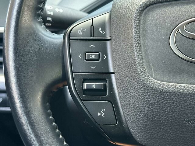 Used 2024 Toyota Prius LE FWD image 27