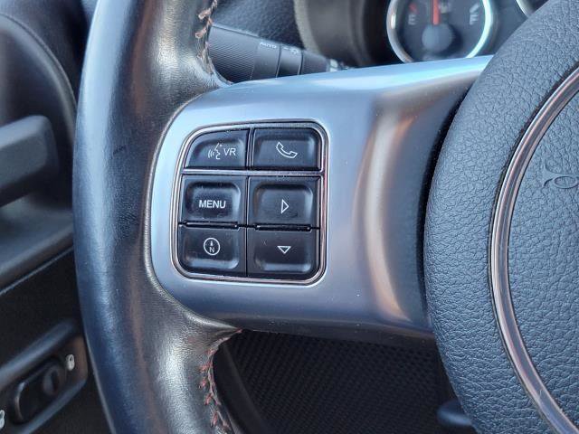 Used 2013 Jeep Wrangler Rubicon AWD/4WD image 12