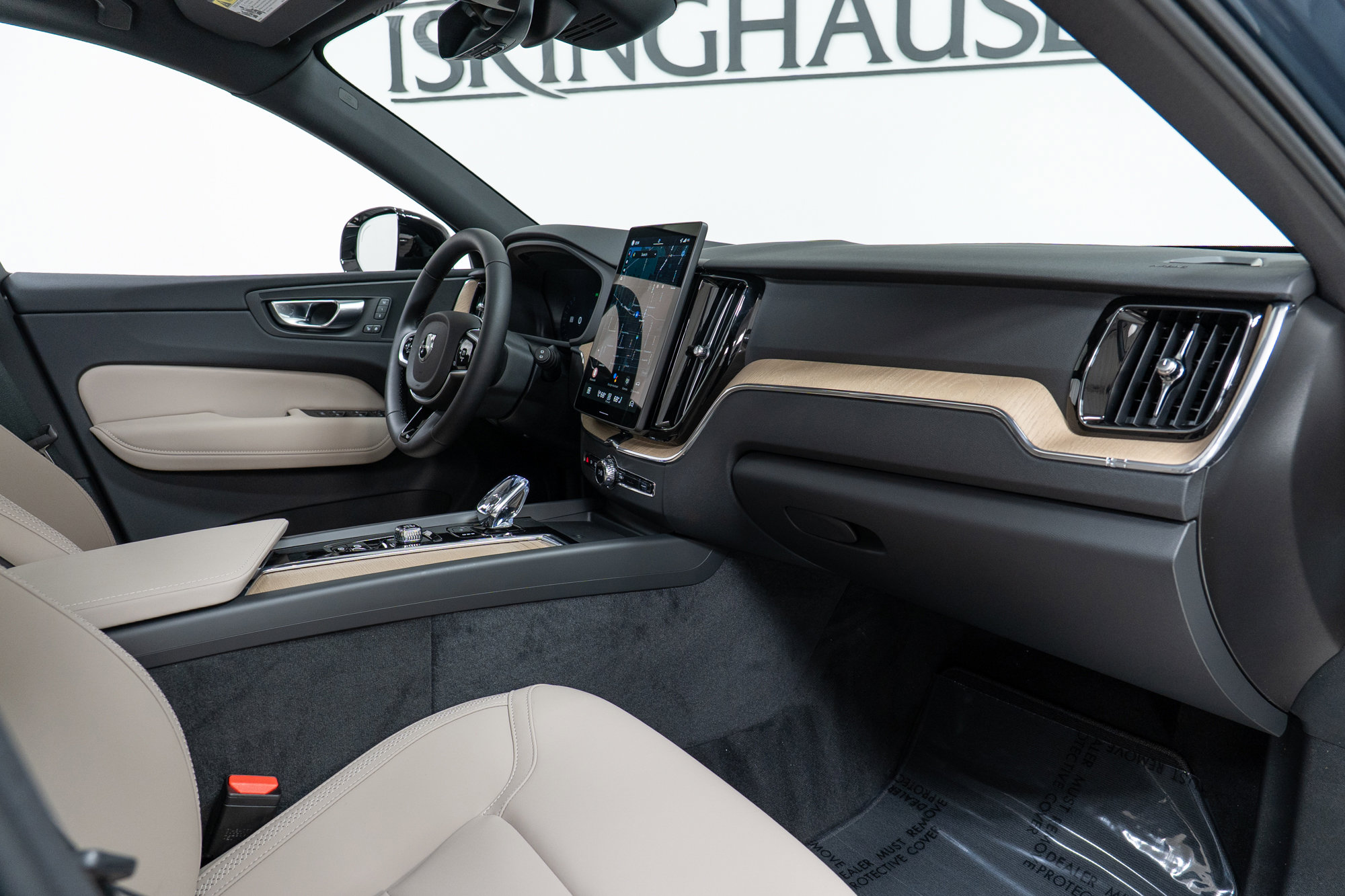 New 2026 Volvo XC60 B5 Plus w/ Climate Package image 21