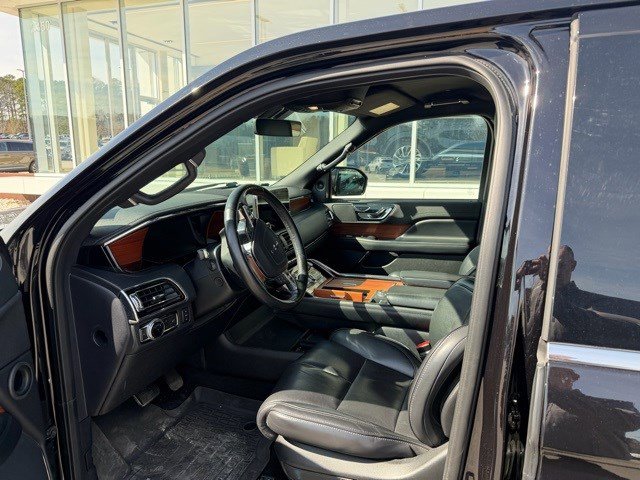 Certified 2019 Lincoln Navigator Select image 25