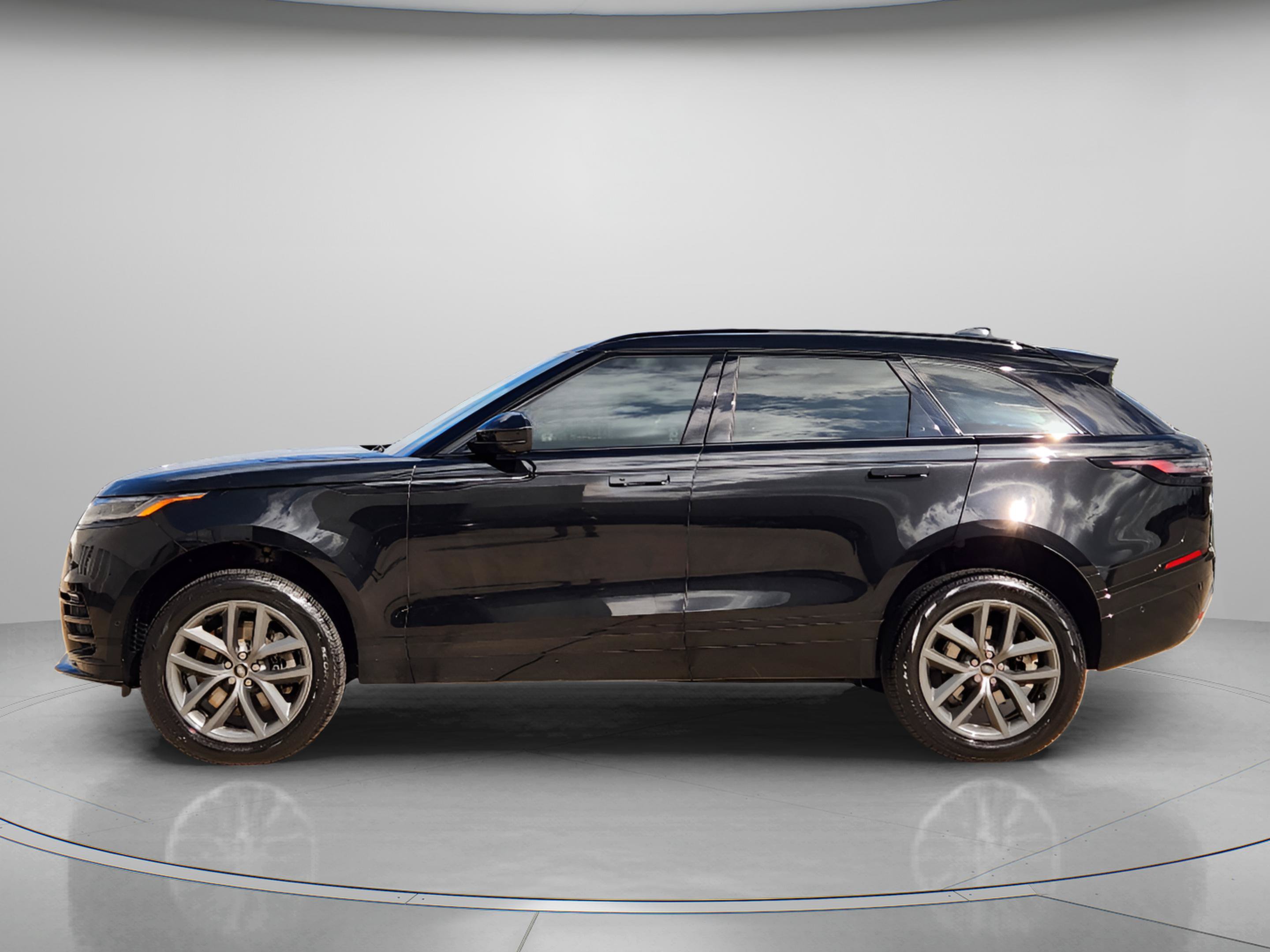 Certified 2026 Land Rover Range Rover Velar Dynamic SE AWD/4WD image 2