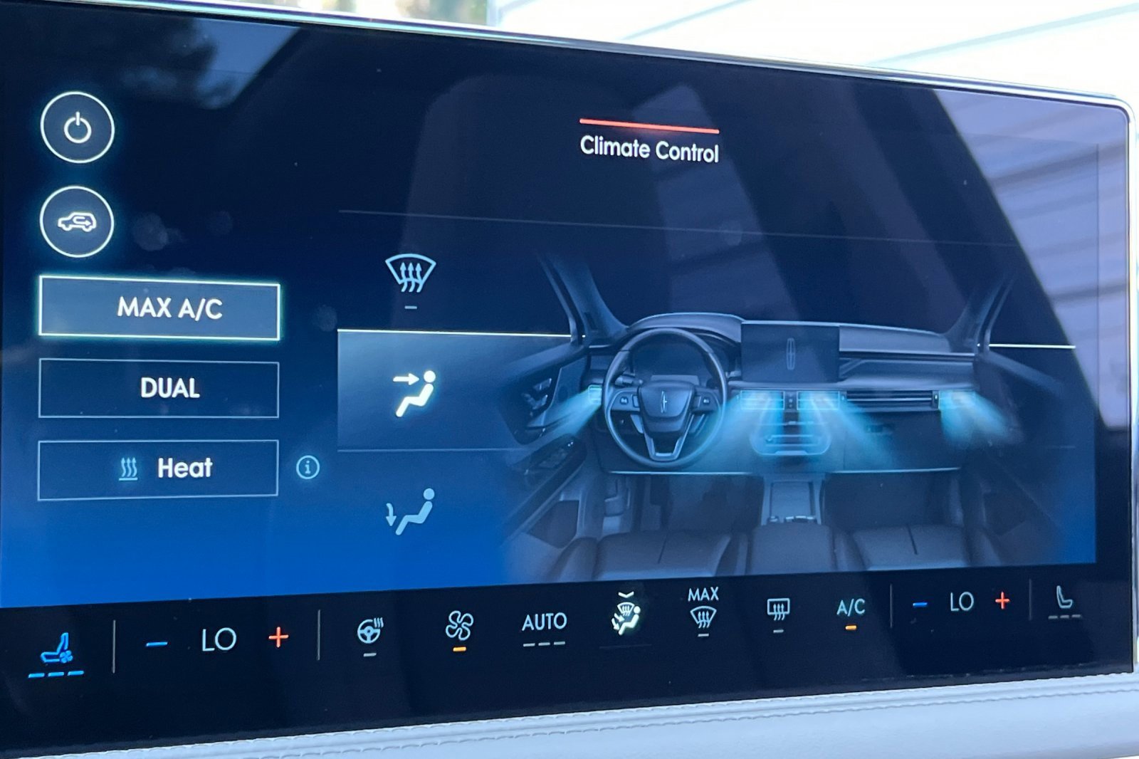 Used 2025 Lincoln Corsair Grand Touring w/ Equipment Group 301A image 21