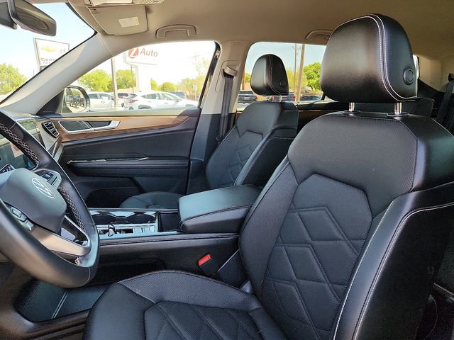 Used 2025 Volkswagen Atlas SE FWD image 11