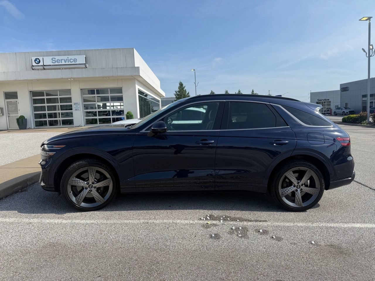 Used 2023 Genesis GV70 2.5T w/ Sport Prestige Package AWD/4WD image 3