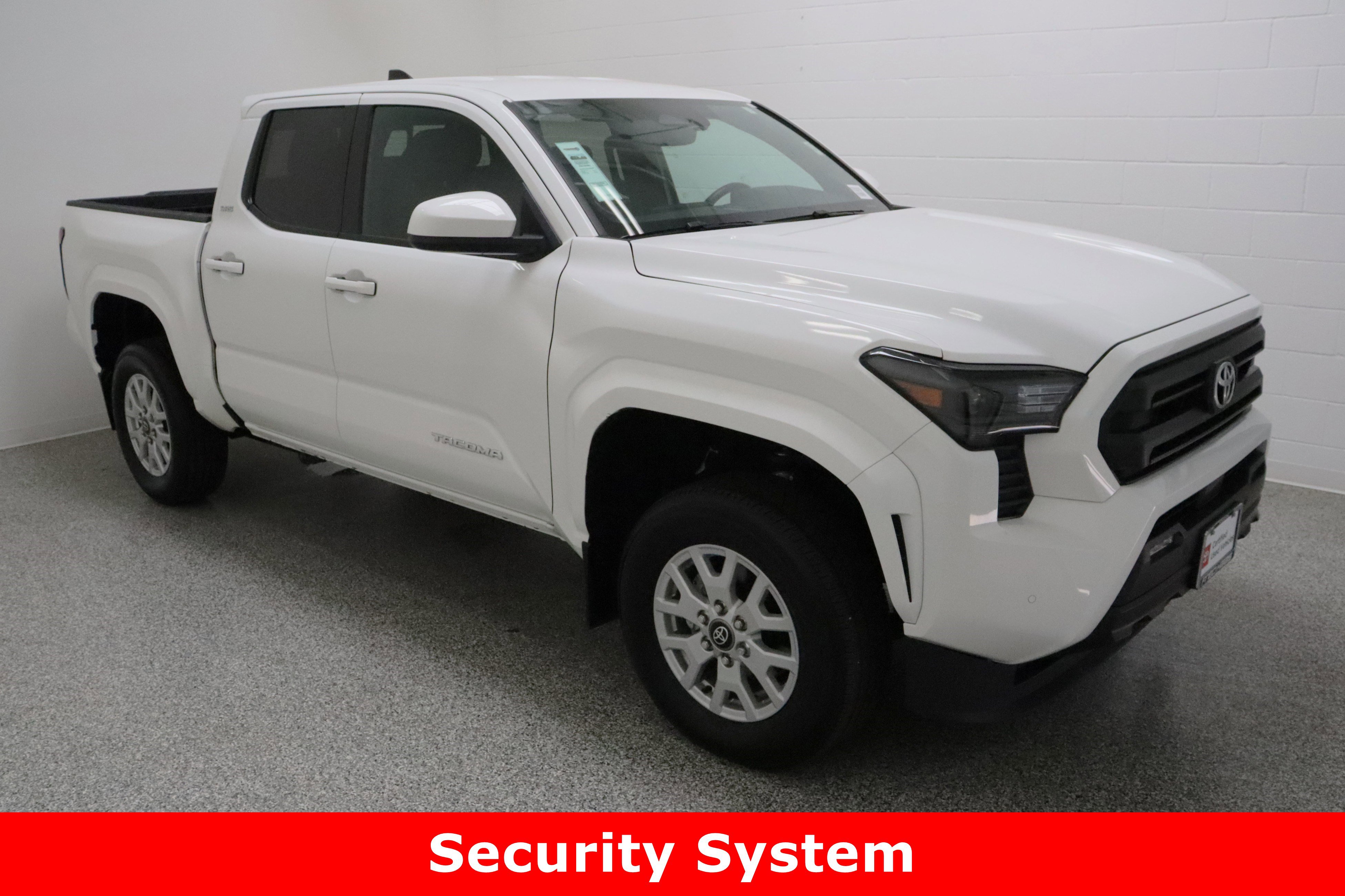 Certified 2024 Toyota Tacoma SR5 image 4